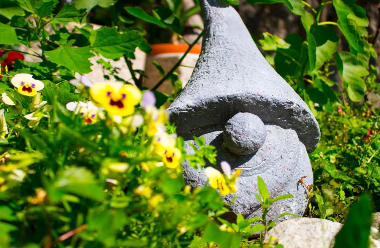 Schenna Garni Eden Bed & Breakfast Экстерьер фото